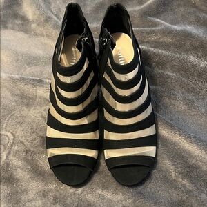 Boutique 9 Black and Cream Heels